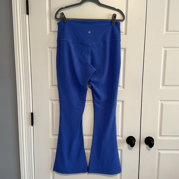 LULULEMON ALIGN HR FLARE LEGGINGS 32” - Picture 2 of 3